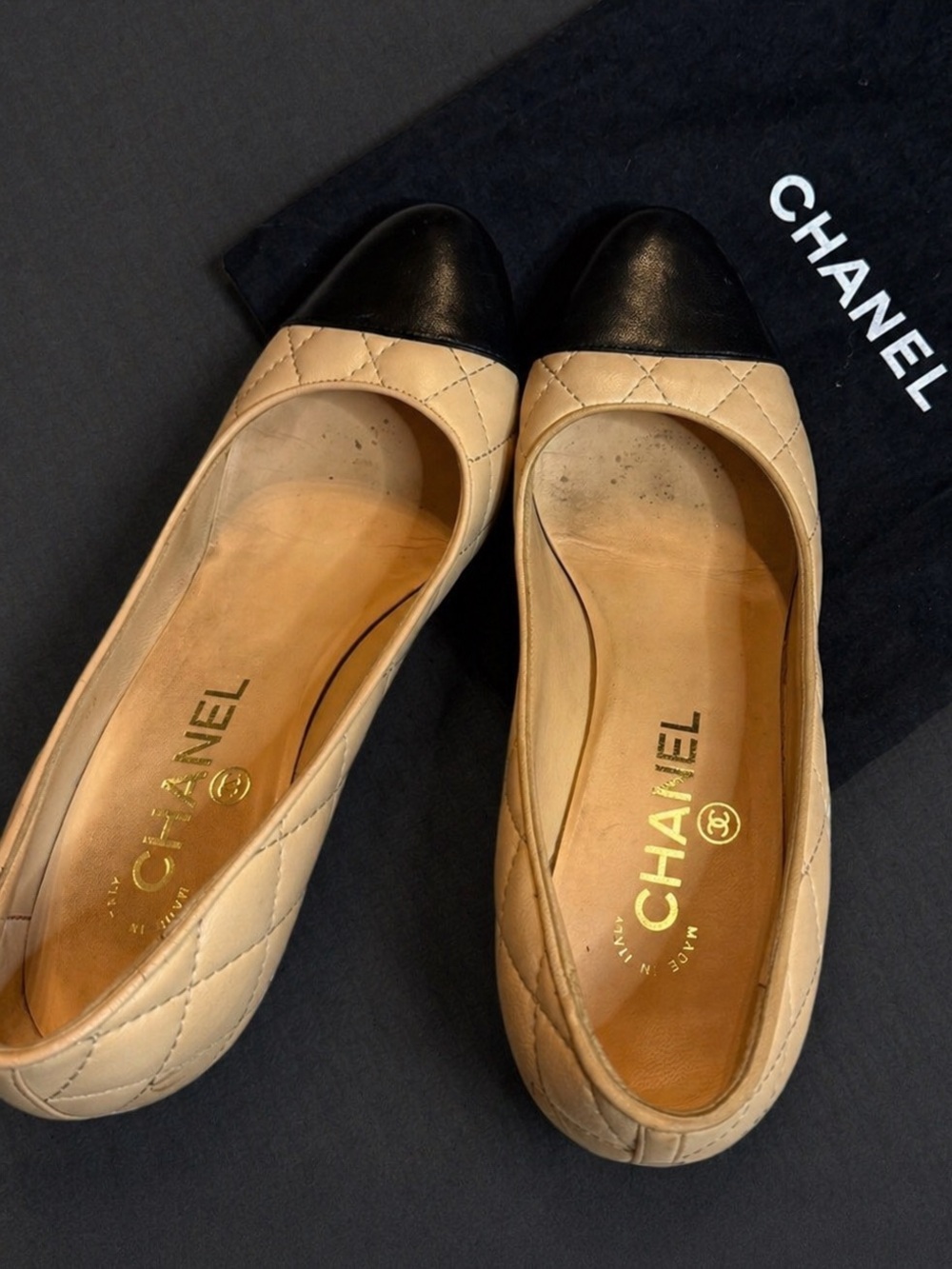 CHANEL Quilted Cap Toe CC Pumps in Beige & Black Leather - Picture 5 of 14